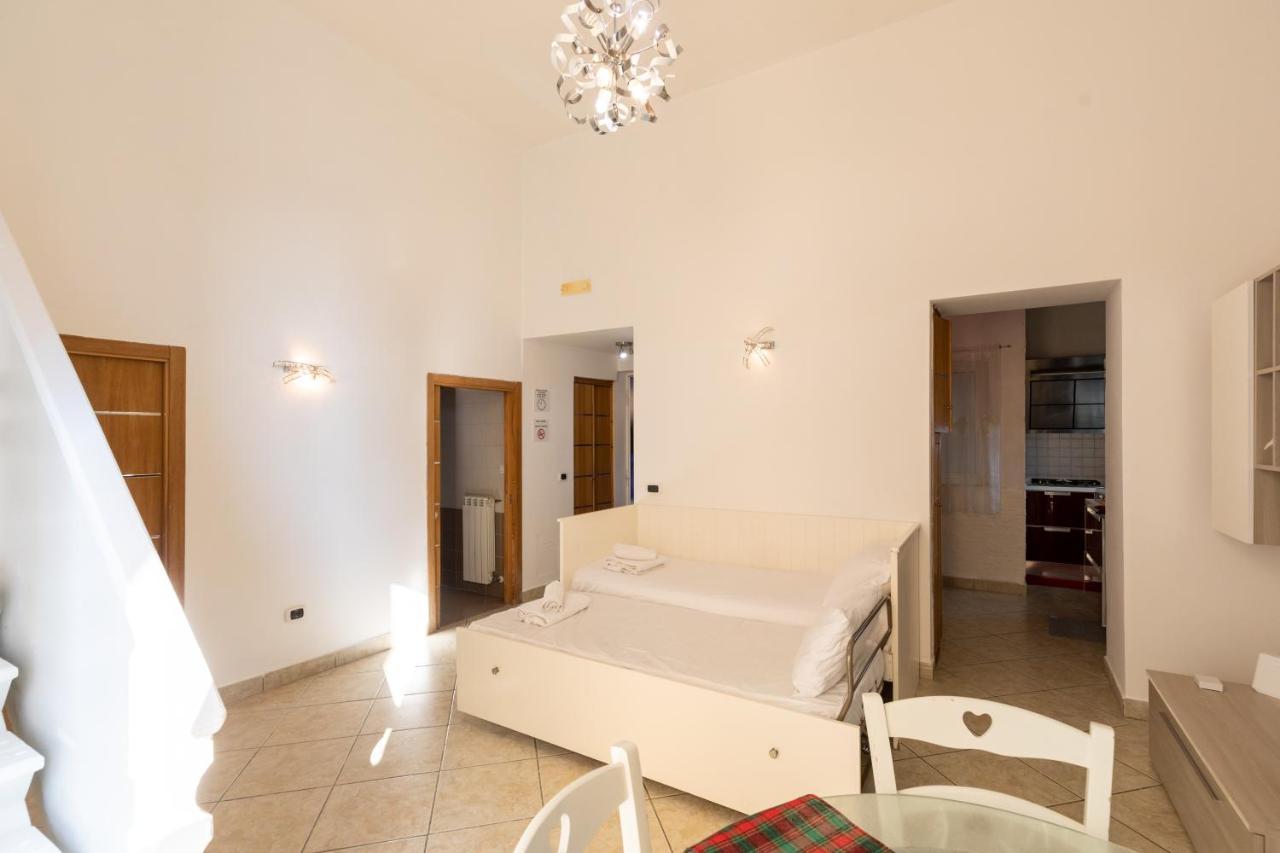 Apartment With Sea View With 2 Lifts Above Montesanto! Napoli Exterior foto