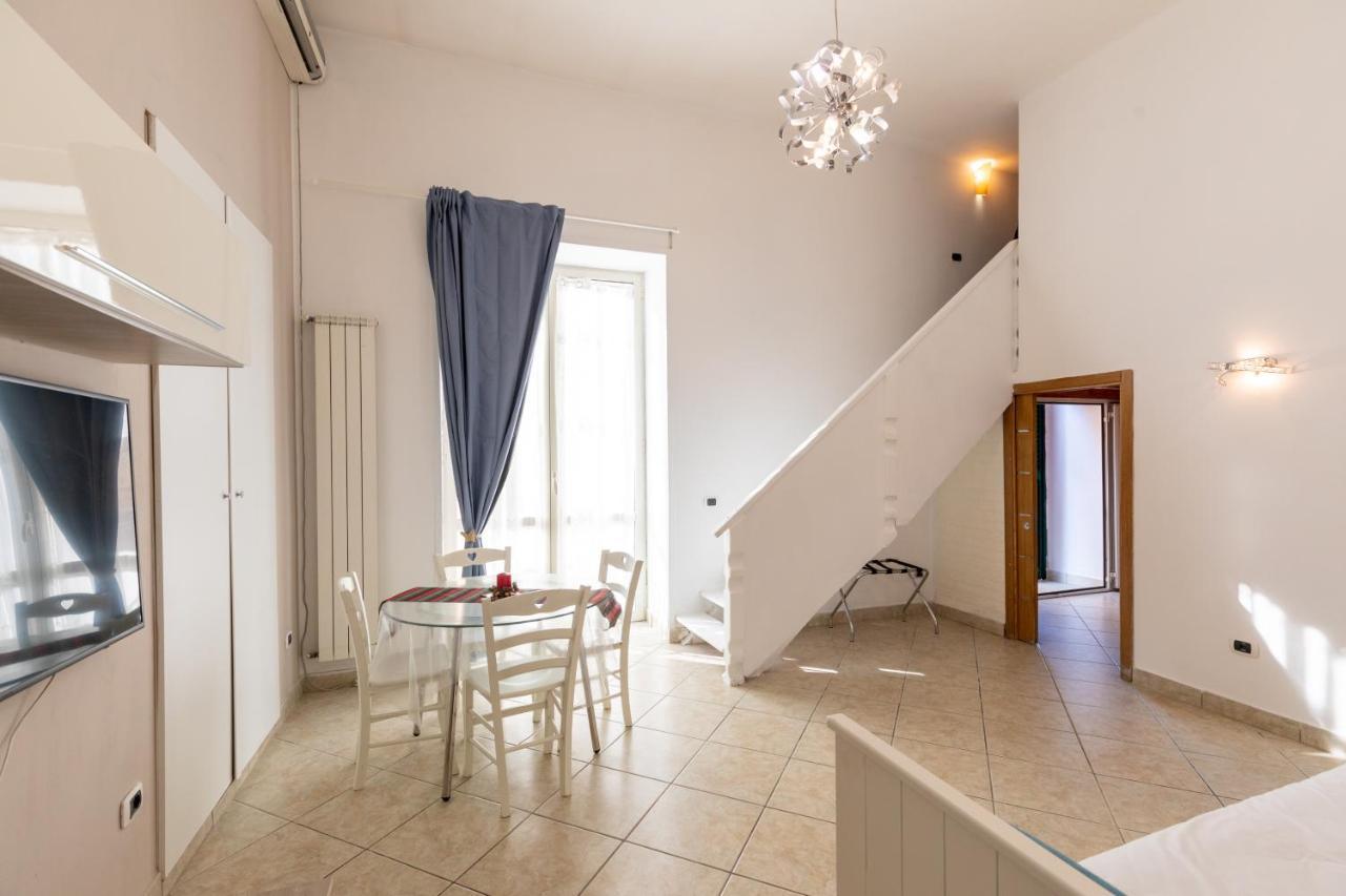 Apartment With Sea View With 2 Lifts Above Montesanto! Napoli Exterior foto